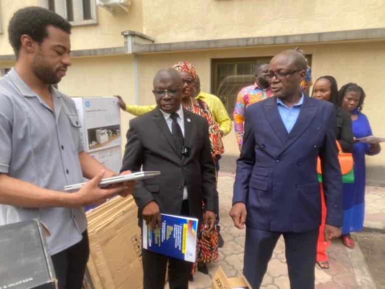 Remise des matériels  informatiques au MINAS acquis sur financement de la Banque Mondiale dans le cadre de la Convention de Partenariat signée entre la CSPP-MINAS/Projet STEP