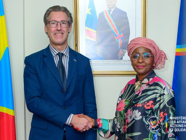 KINSHASA 06 MARS 2025 – SITUATION HUMANITAIRE A L&rsquo;EST DE LA RDC : NATHALIE-AZIZA MUNANA REÇOIS  L&rsquo;AMBASSADEUR DE LA SUEDE ET LE REPRÉSENTANT DE L&rsquo;AMBASSADEUR DE LA GRANDE BRETAGNE